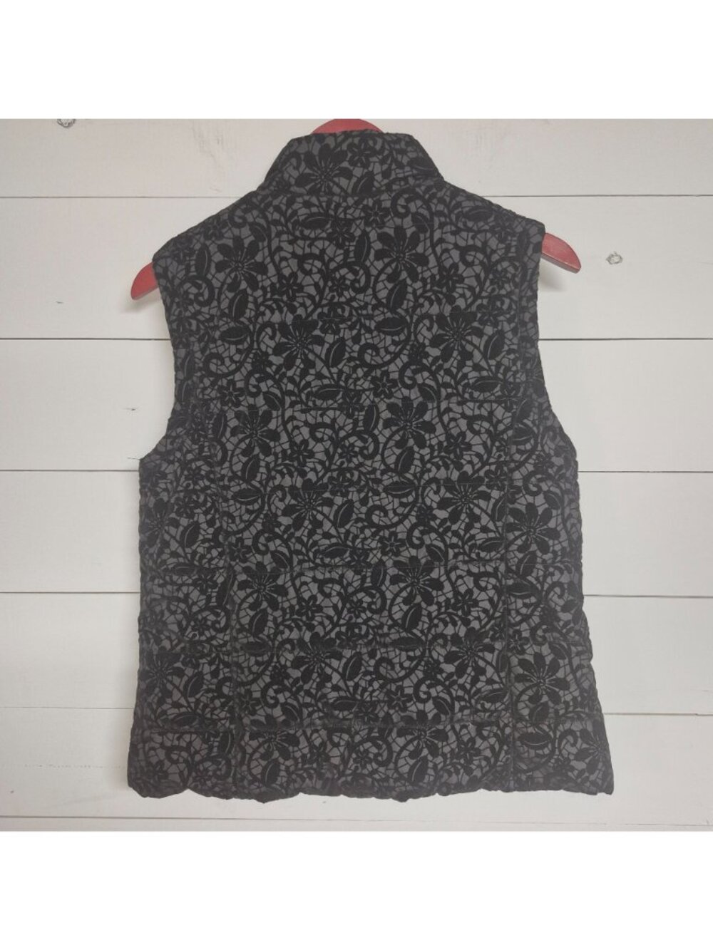 Kenneth Cole New York Women's Black Velvet Floral Quilted Zip-Up Sleeveless Vest - Picture 6 of 6
